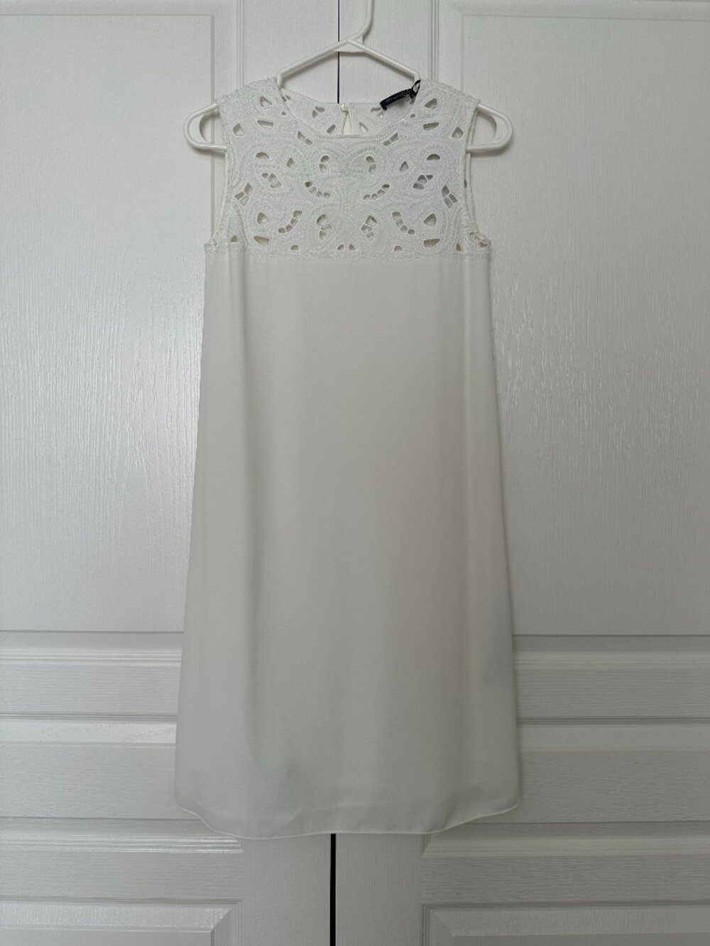 Massimo Dutti White Embroidered Shift Dress | NWT | US 2 / EU 34